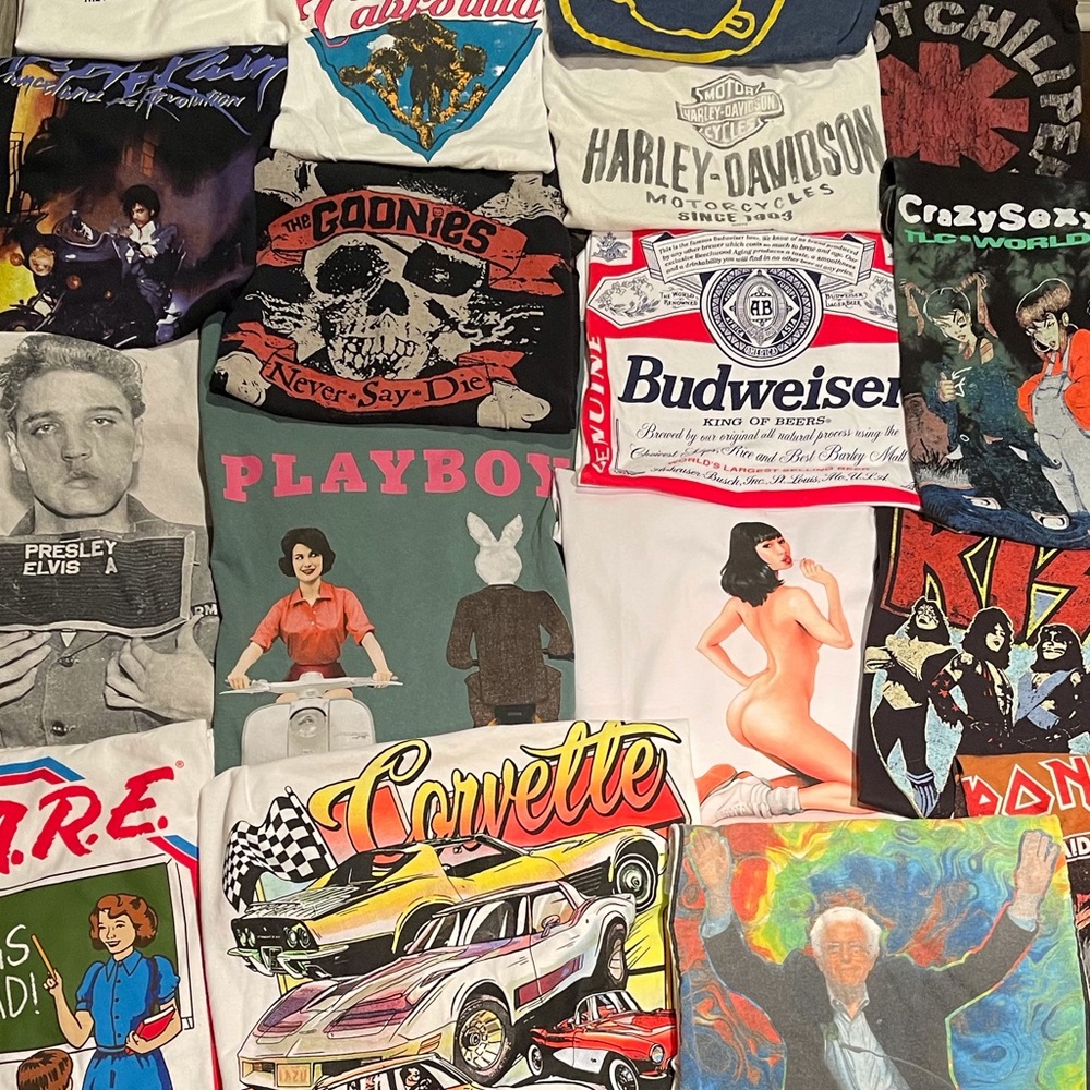 Mystery Graphic Tee - Picture 2 of 5